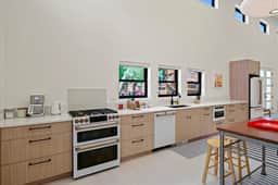 Modern Spacious Luxury Home in Town Ridgway - Image 3