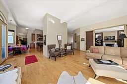 Main Street Luxury Penthouse- 30 days - Image 3