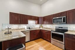 Rivers Edge Retreat – In-Town Townhouse - Image 4
