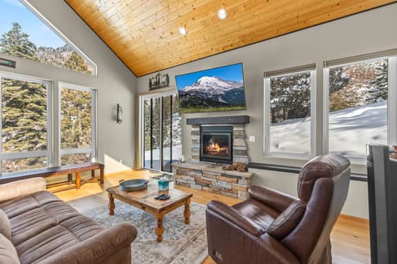 Amphitheater Haus | Decks, Fireplaces, Trails | 30 days - Image 2