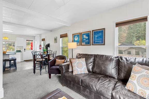 Historic Upper Level Condo-– Steps from Ouray Hot Springs - Image 3