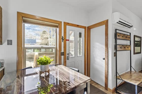 The Ouray Nook – Modern Comfort & AC - Image 2
