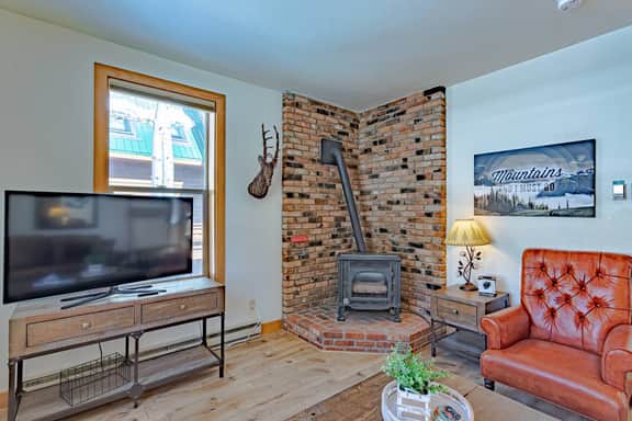 The Ouray Nook – Modern Comfort & AC - Image 4
