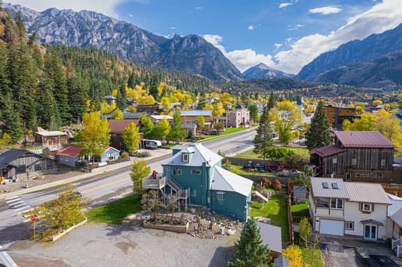 Historic Upper Level Condo-– Steps from Ouray Hot Springs - Image 1